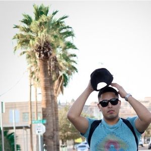 Meet your Posher, Carlos